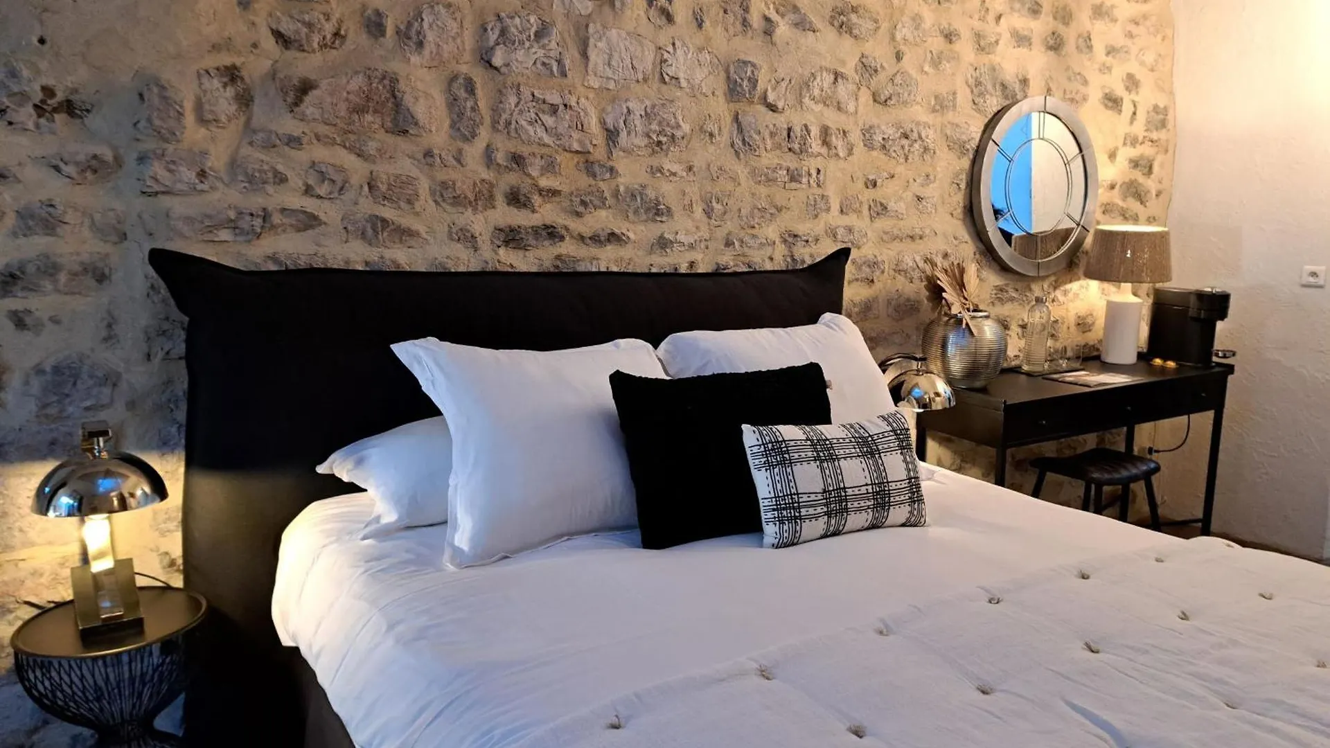 Hotel Le Patio De Sophie Sisteron 3*,  France