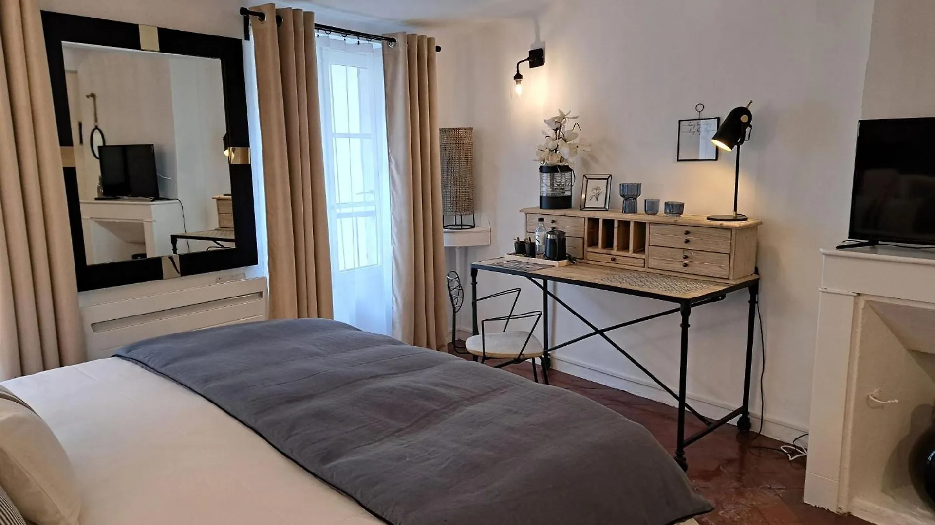 ***  Hotel Le Patio De Sophie Sisteron France
